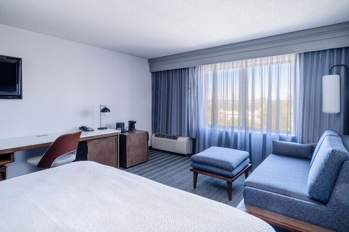 Room 15 of 40