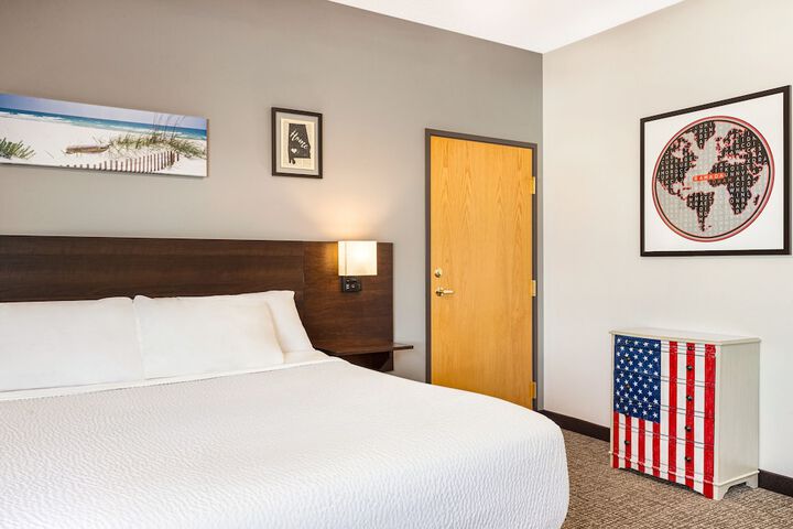 Room 14 of 38