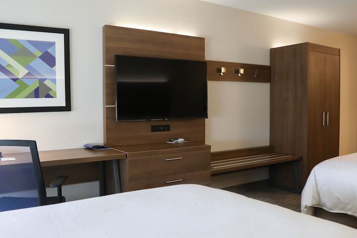 Room 21 of 77