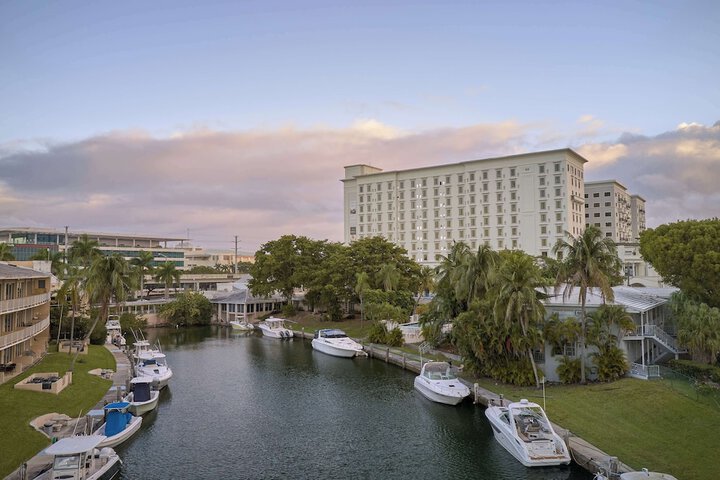 THesis Hotel Miami Coral Gables Curio Collection by Hilton
