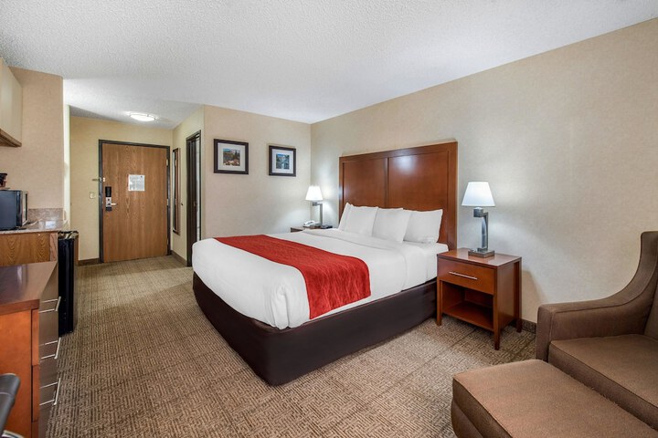 Room 34 of 40