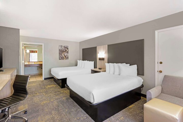 Room 37 of 43