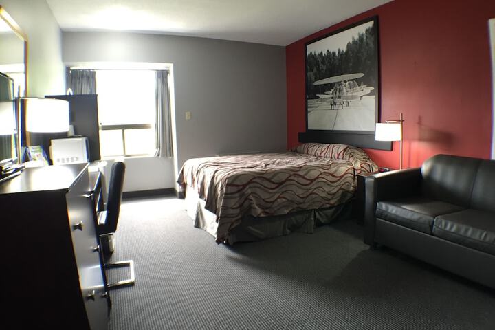 Room 17 of 25
