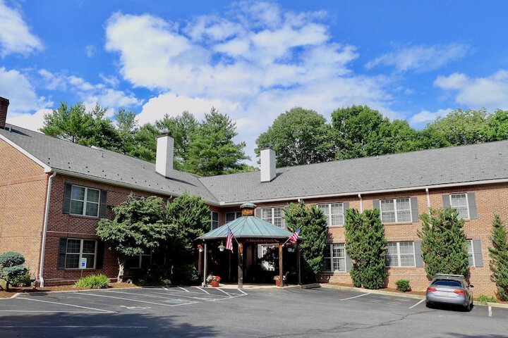 Hotel 5 of 79