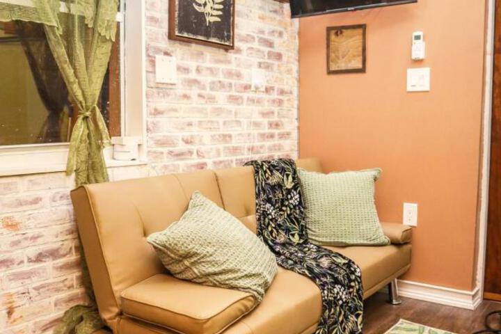 Miami Tiny Vintage Cottage