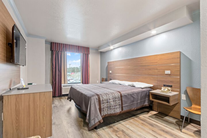 Room 16 of 25
