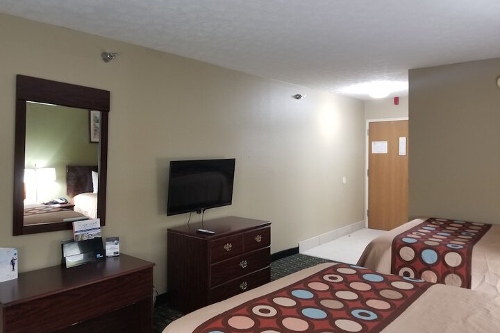 Super 8 by Wyndham Bellefontaine