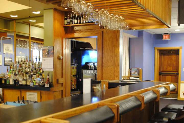 Lounge 80 of 88