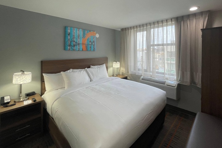MainStay Suites Bronx - Belmont