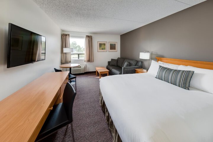 Room 6 of 17