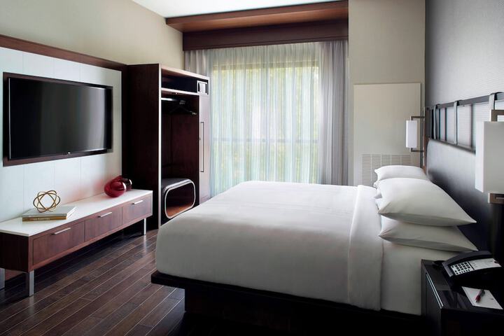 Room 17 of 46