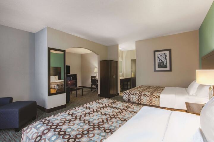 Room 18 of 53