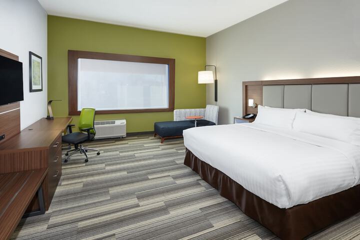 Room 14 of 38