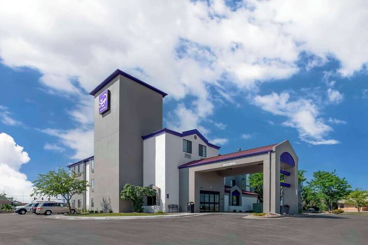 Hotel 3 of 34