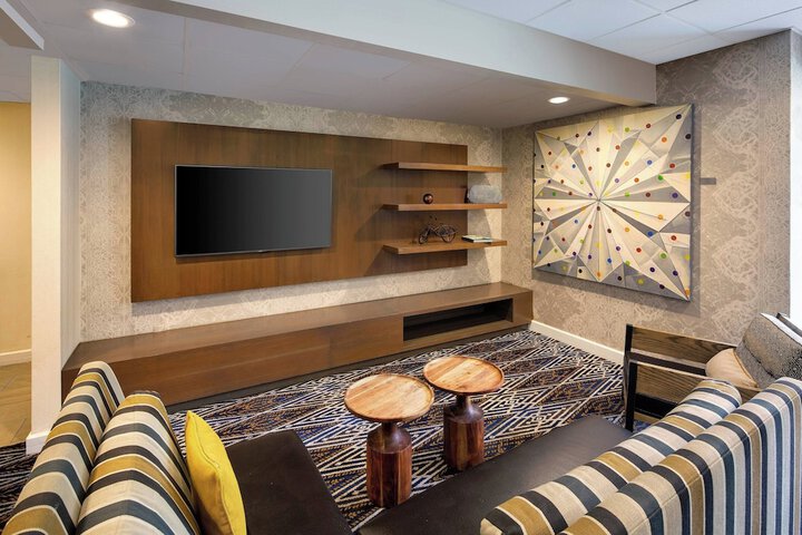 Hotel Interior 12 of 33
