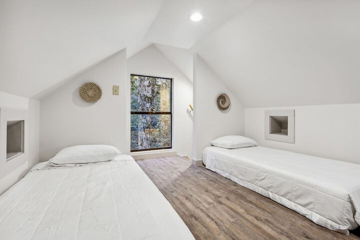 Room 6 of 21