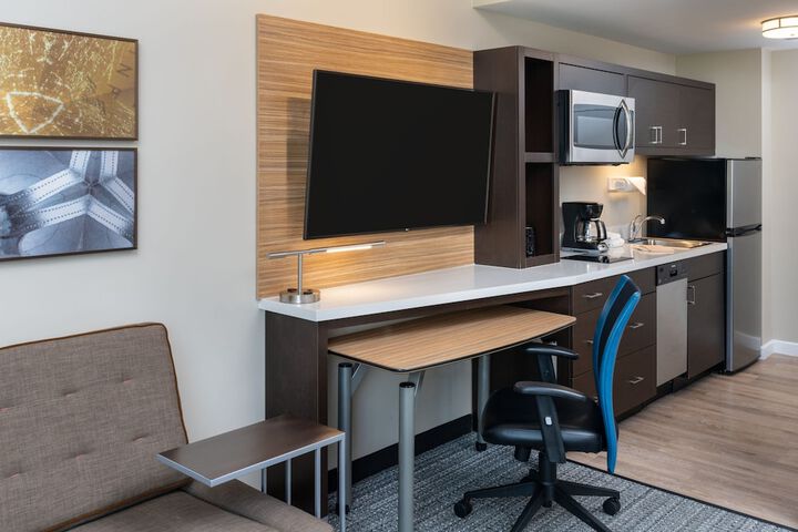 Room 16 of 38