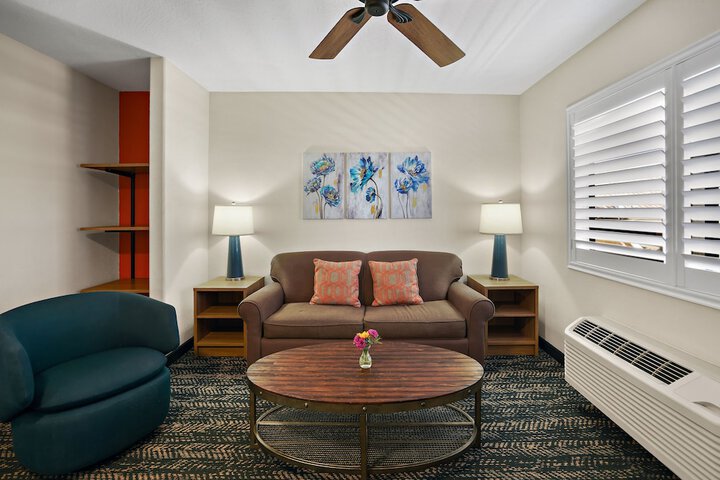 Room 10 of 43