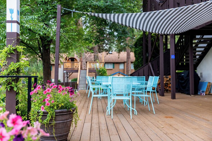 Blue Elk Inn