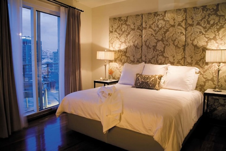 Room 43 of 83