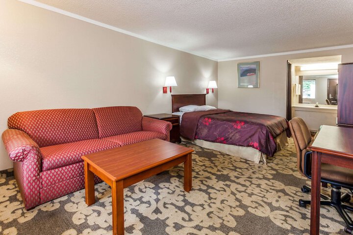 Knights Inn Farmington Hill