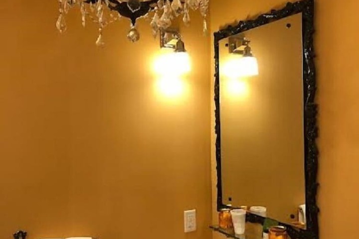 Room 13 of 26