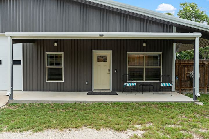 Peaceful Cottage w / Grill Mins to Lake Travis