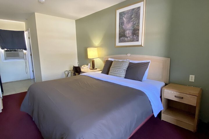Room 6 of 7