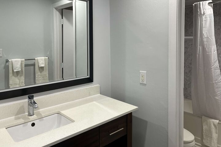 Room 14 of 16