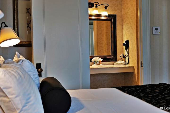Room 42 of 82