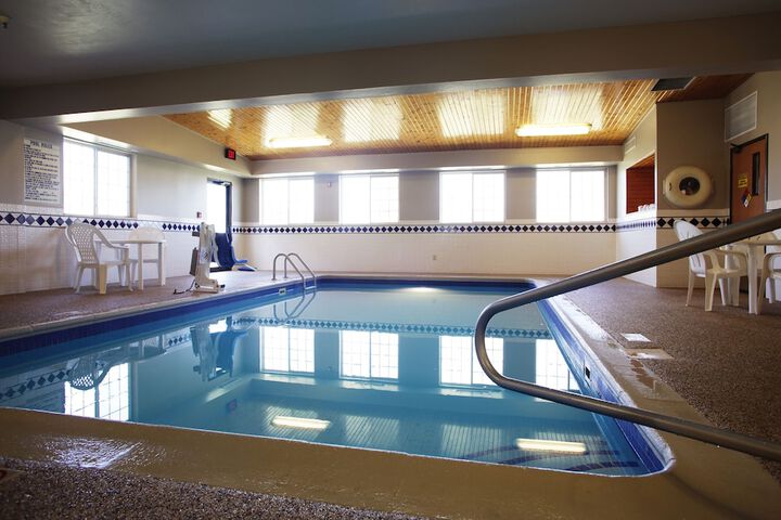 Ramada by Wyndham Spirit Lake / Okoboji