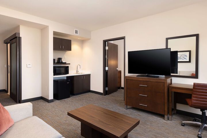 Room 15 of 22