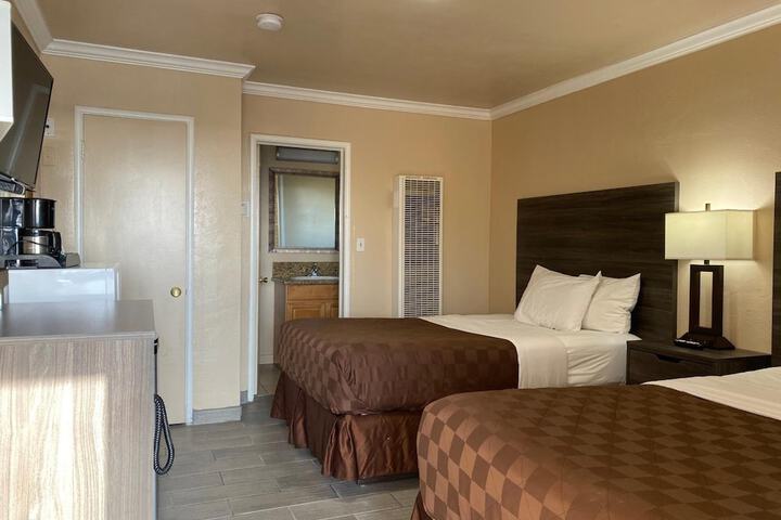 Room 28 of 44