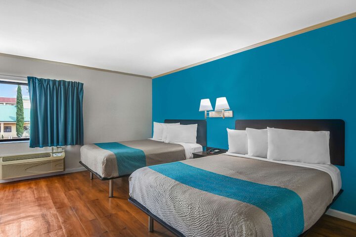 Room 9 of 25
