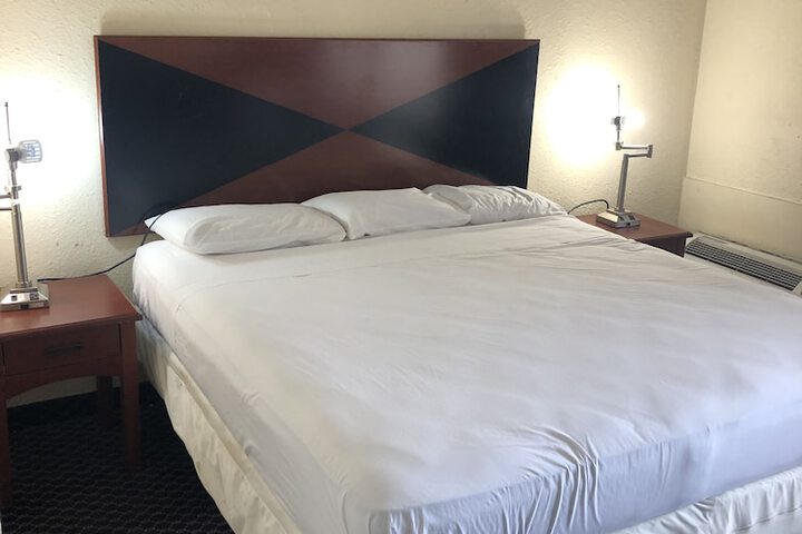 Room 13 of 29