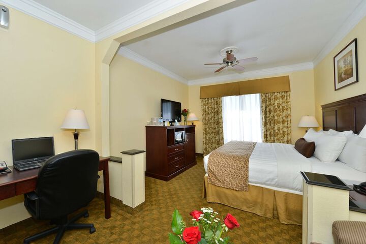 Room 12 of 27