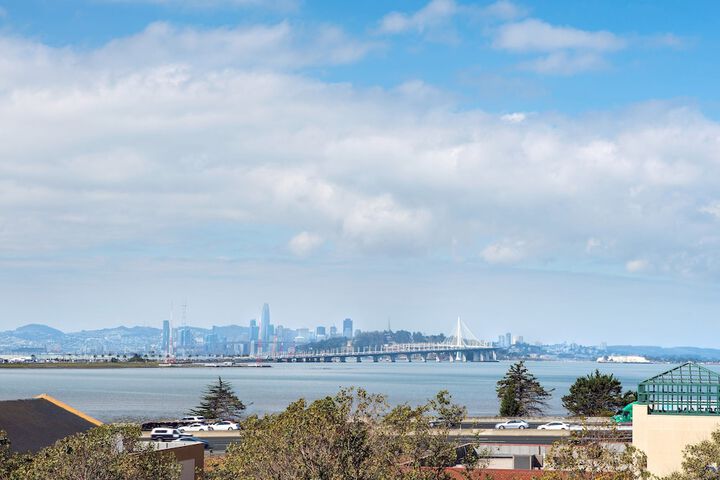 Four Points by Sheraton San Francisco Bay Bridge