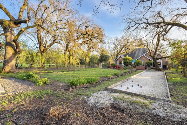 Valley of the Moon by Avantstay Tranquil Escape Large Yard w / Hot Tub & Fire Pit