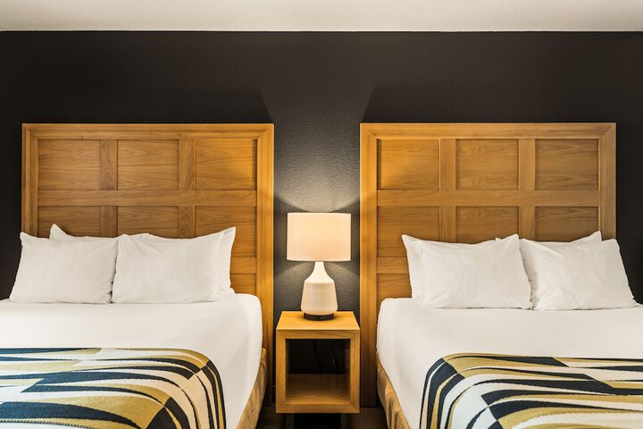 Room 28 of 60
