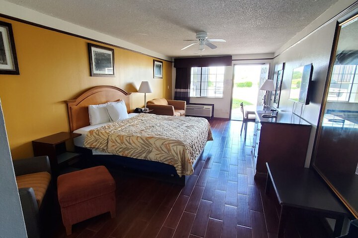 Room 37 of 59