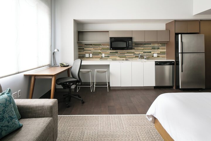 Room 28 of 44