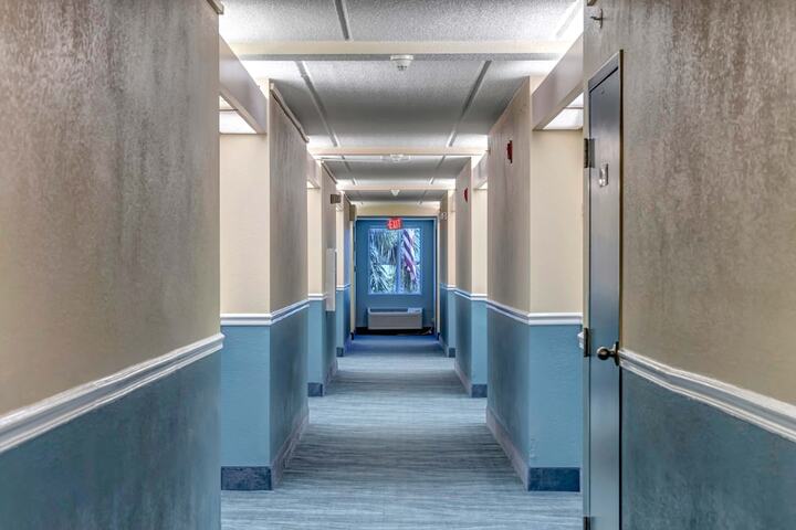 Ballroom/Hall 70 of 116