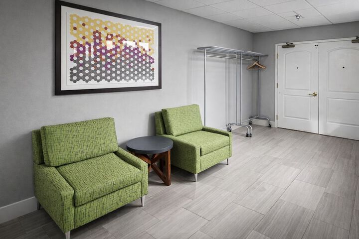 Holiday Inn Express & Suites Winner by IHG
