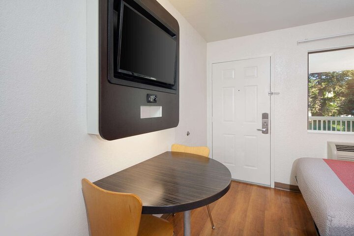 Room 30 of 36