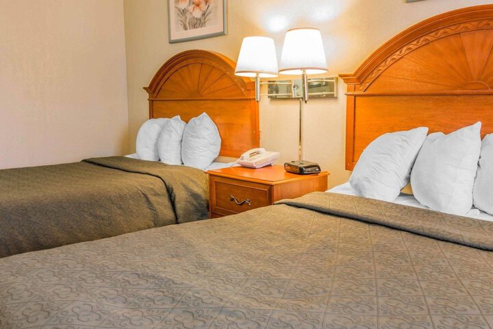 Quality Inn Grand Rapids North
