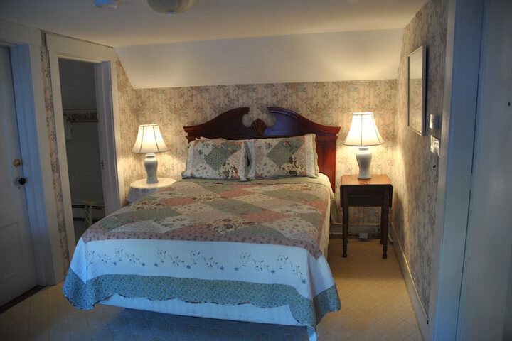 Room 51 of 70