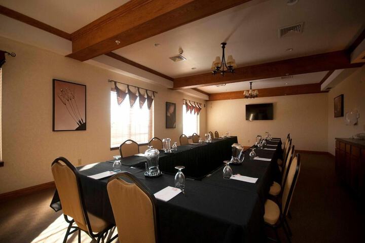 Town & Country Inn and Suites