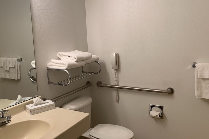 Room 22 of 61