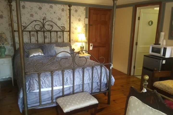 Room 8 of 17
