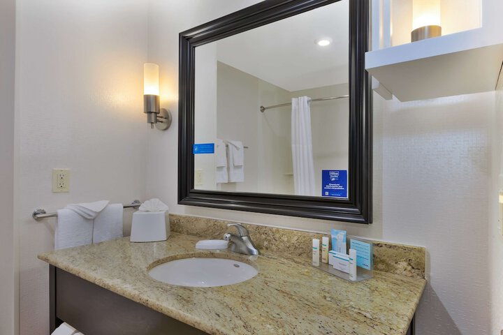 Hampton Inn & Suites Flint / Grand Blanc